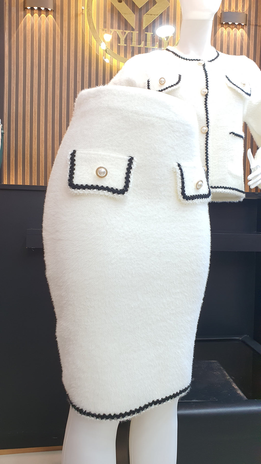 ENSEMBLE NEW LOOK 05