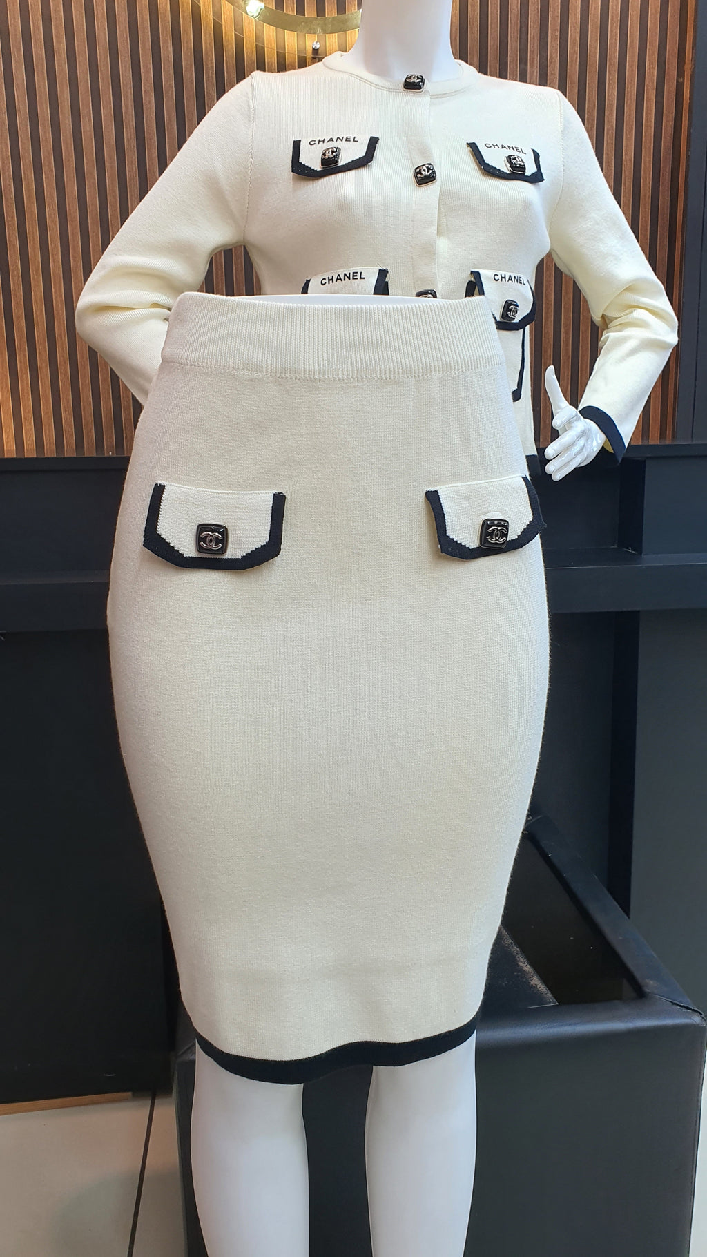 ENSEMBLE NEW LOOK 14