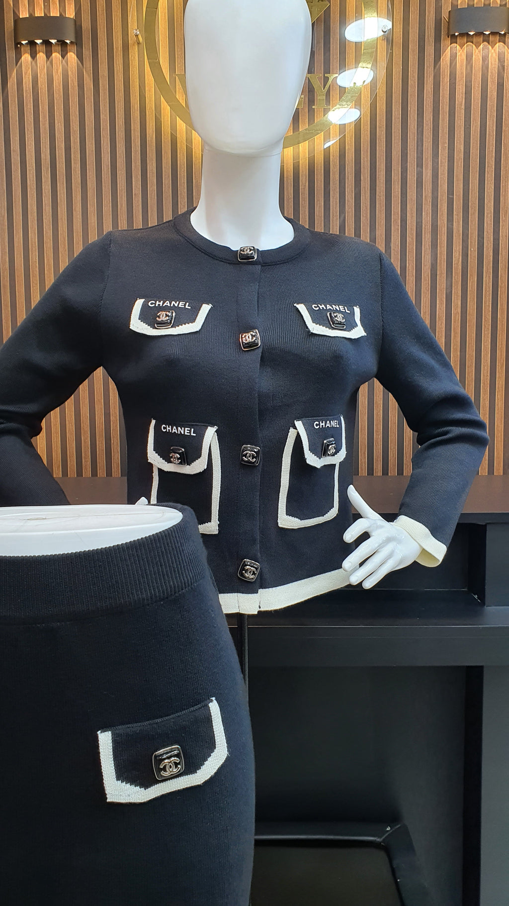 ENSEMBLE NEW LOOK 14