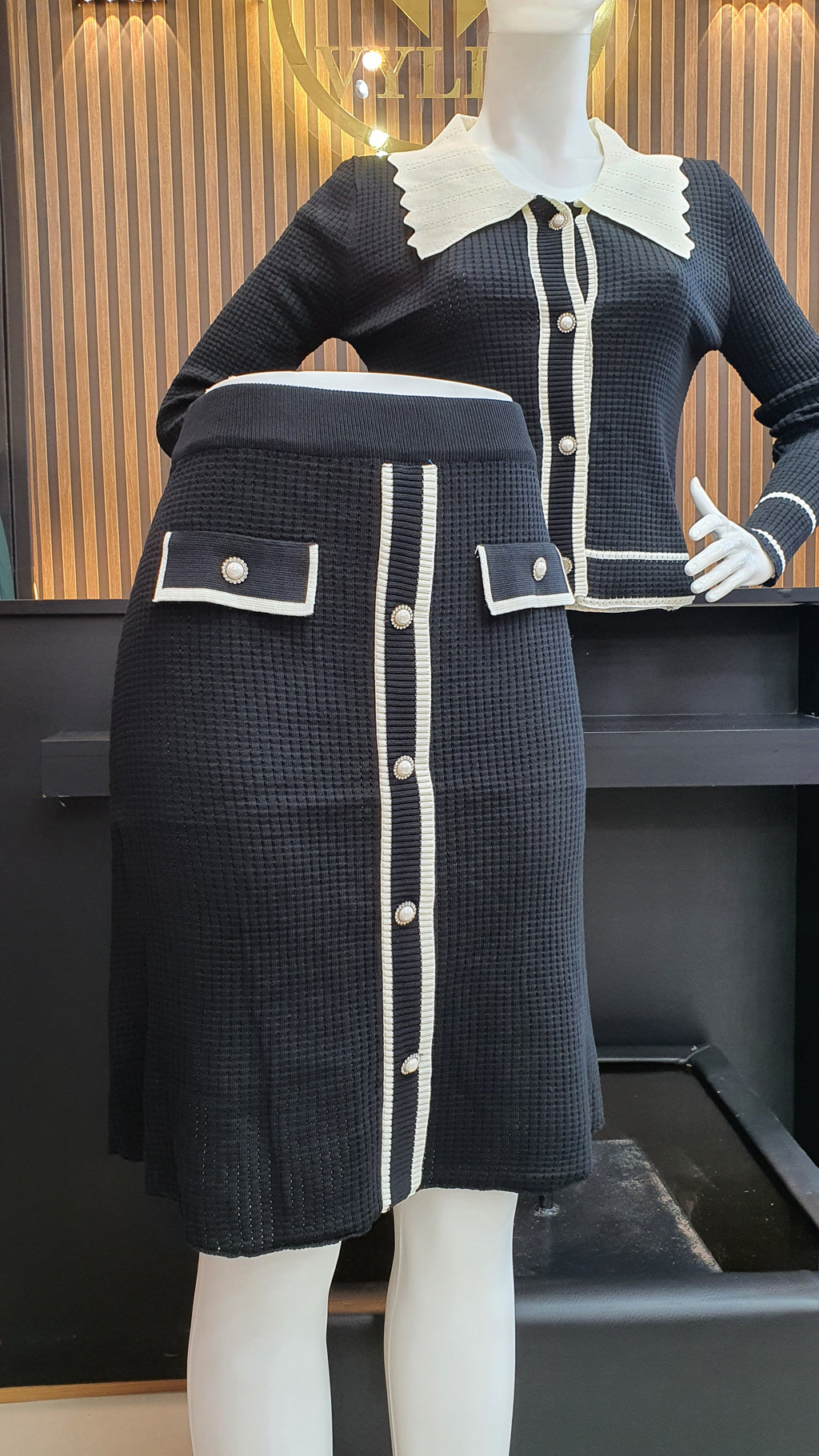 ENSEMBLE NEW LOOK 06