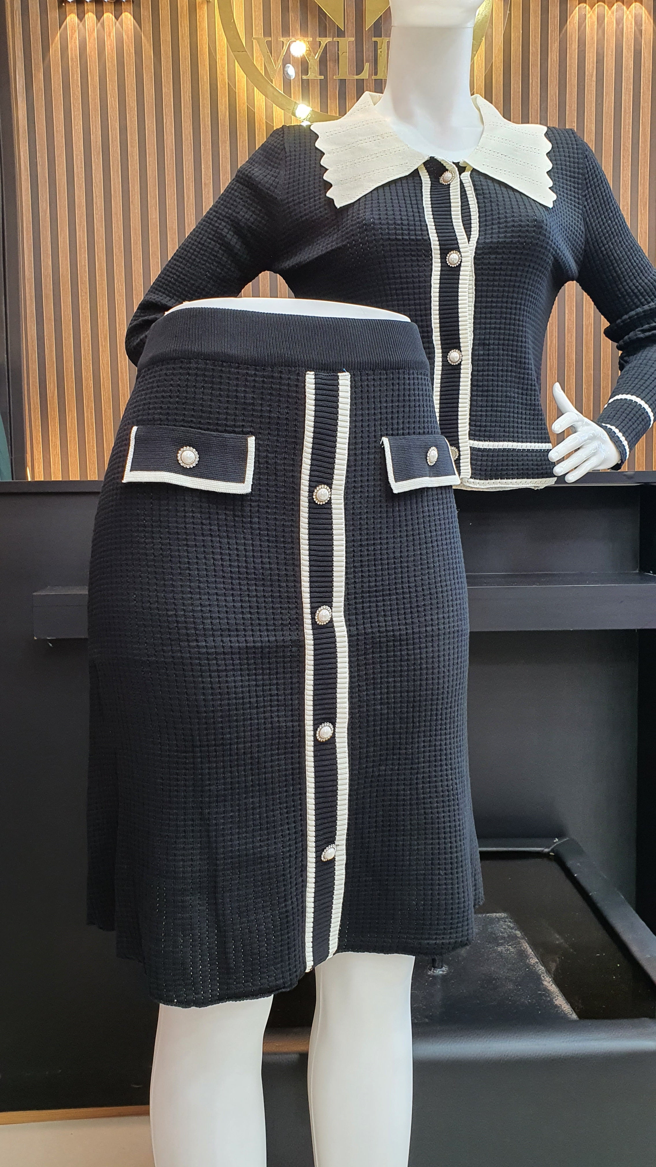 ENSEMBLE NEW LOOK 06