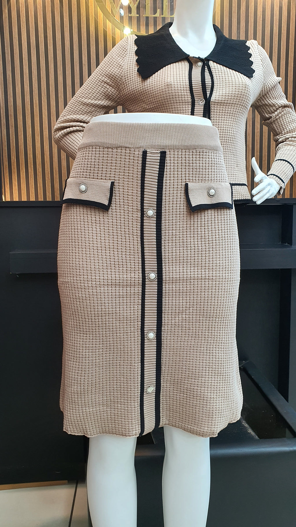 ENSEMBLE NEW LOOK 06